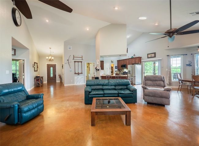 209 Old Sayers Rd, House other with 3 bedrooms, 2 bathrooms and 4 parking in Elgin TX | Image 11