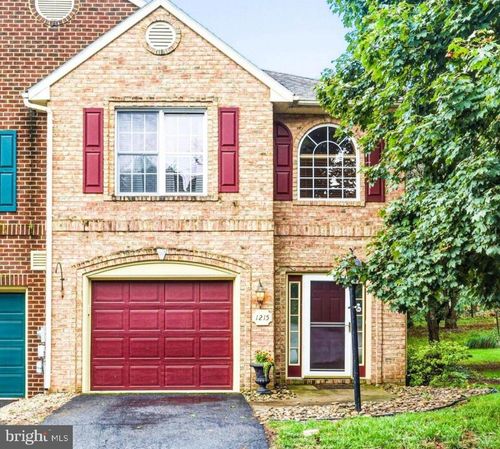 1215 Lindsay Ln, HAGERSTOWN, MD, 21742-4619 | Card Image