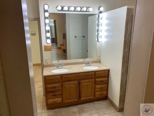 105 E Main St, House other with 2 bedrooms, 1 bathrooms and null parking in Bloomburg TX | Image 11