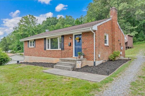 724 Vine St, Bedford, VA, 24523-2630 | Card Image