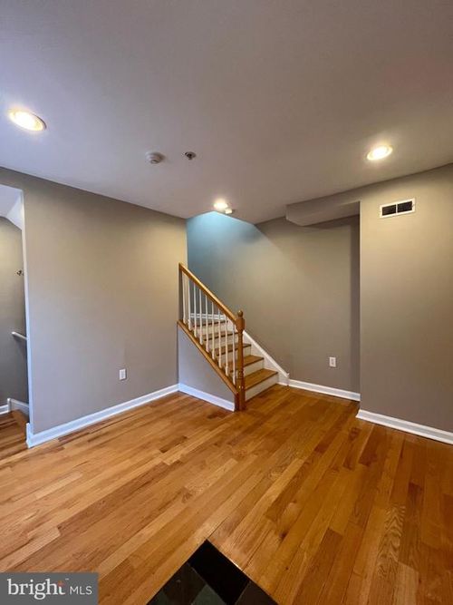 h-1027 N 4th St, PHILADELPHIA, PA, 19123-4902 | Card Image