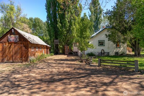491 Highway 7, Tonasket, WA, 98855-9755 | Card Image