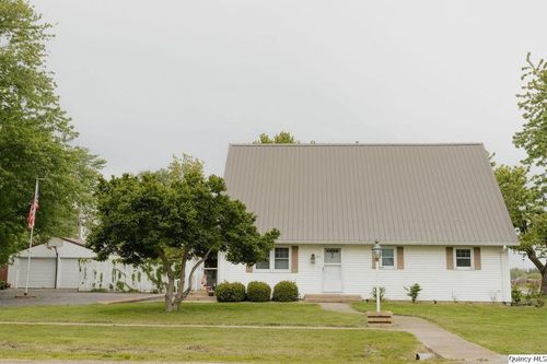 100 Adams, Coatsburg, IL, 62325 | Card Image