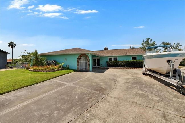 6530 Manila Palm Way, House other with 4 bedrooms, 2 bathrooms and null parking in APOLLO BEACH FL | Image 6