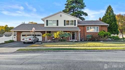 7 Rosewood Dr, Milltown, NJ, 08850-1622 | Card Image