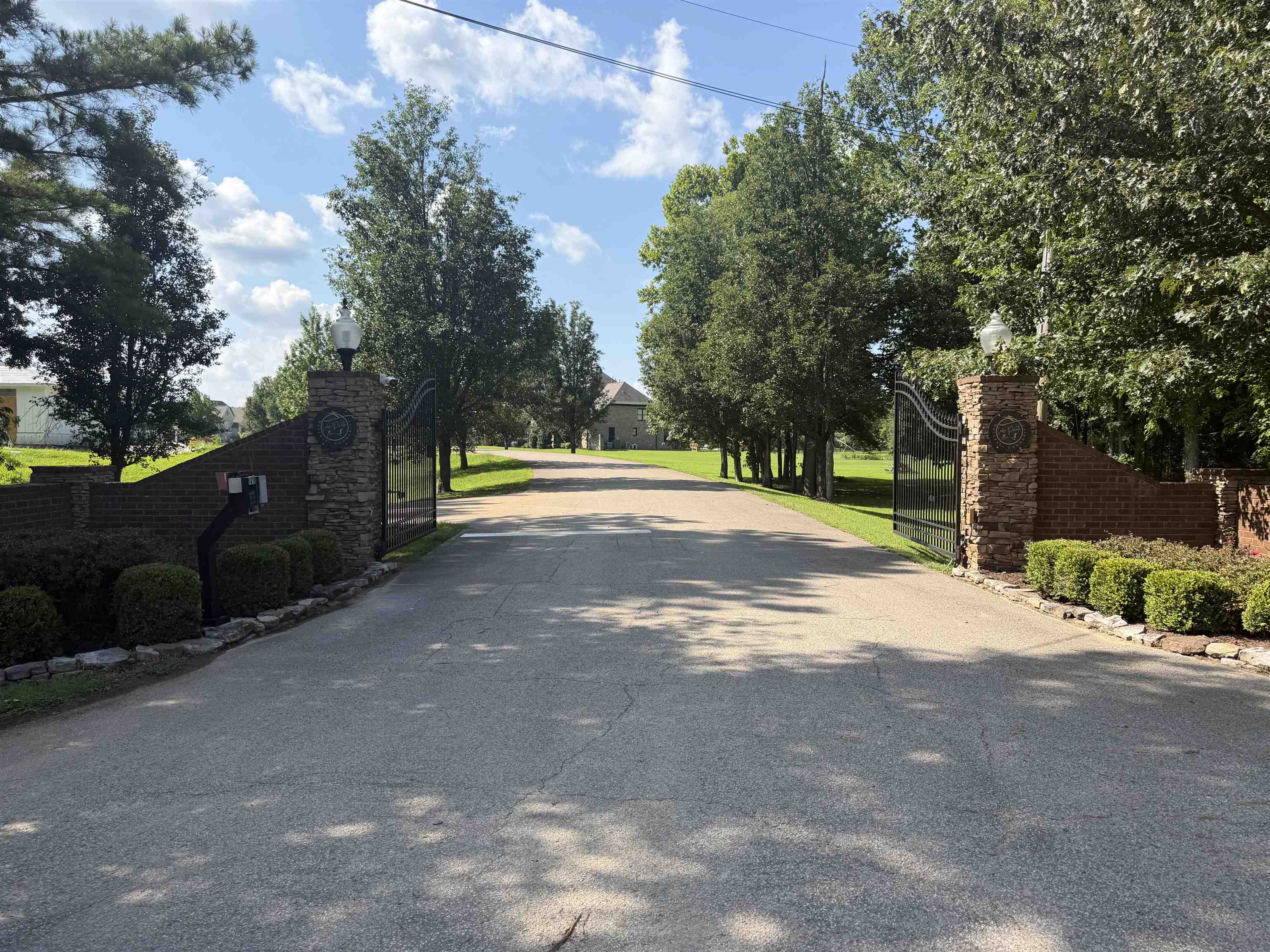Land in Rossville