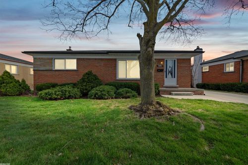 8400 Linda Street, Warren, MI, 48093 | Card Image