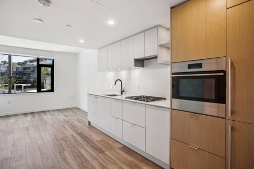 401-210 E 5th Ave, Vancouver, BC, V5T0K1 | Card Image