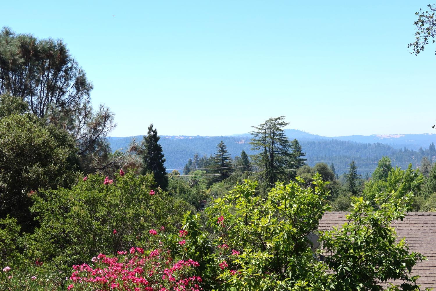 Flood Rd, Auburn, CA 95603