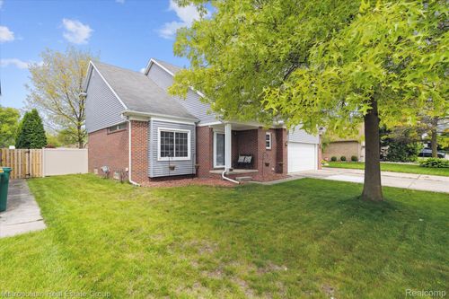 24838 Jennifer Dr, Flat Rock, MI, 48134-9150 | Card Image