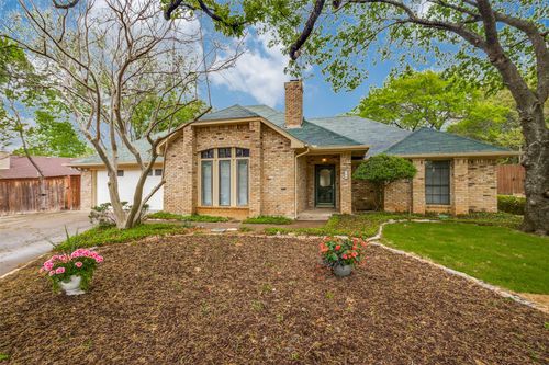 802 Chipwood Ct, Euless, TX, 76039-7705 | Card Image