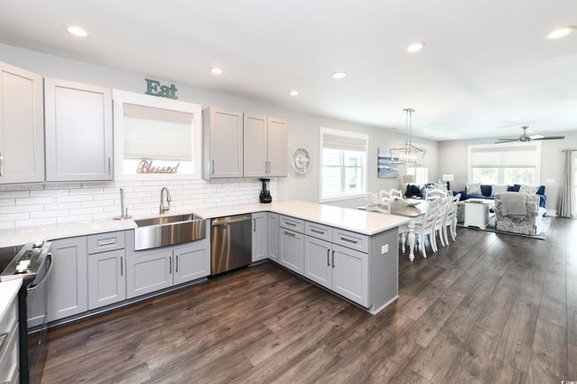 113 11 Th Ave S, House other with 5 bedrooms, 7 bathrooms and 5 parking in Surfside Beach SC | Image 4