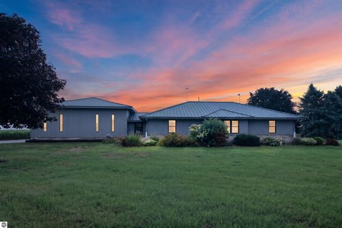 5478 Bliss Rd, Elwell, MI, 48832-9726 | Card Image