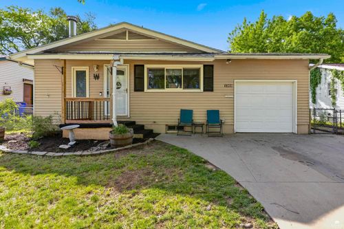 1068 Cedar St, Junction City, KS, 66441-4104 | Card Image