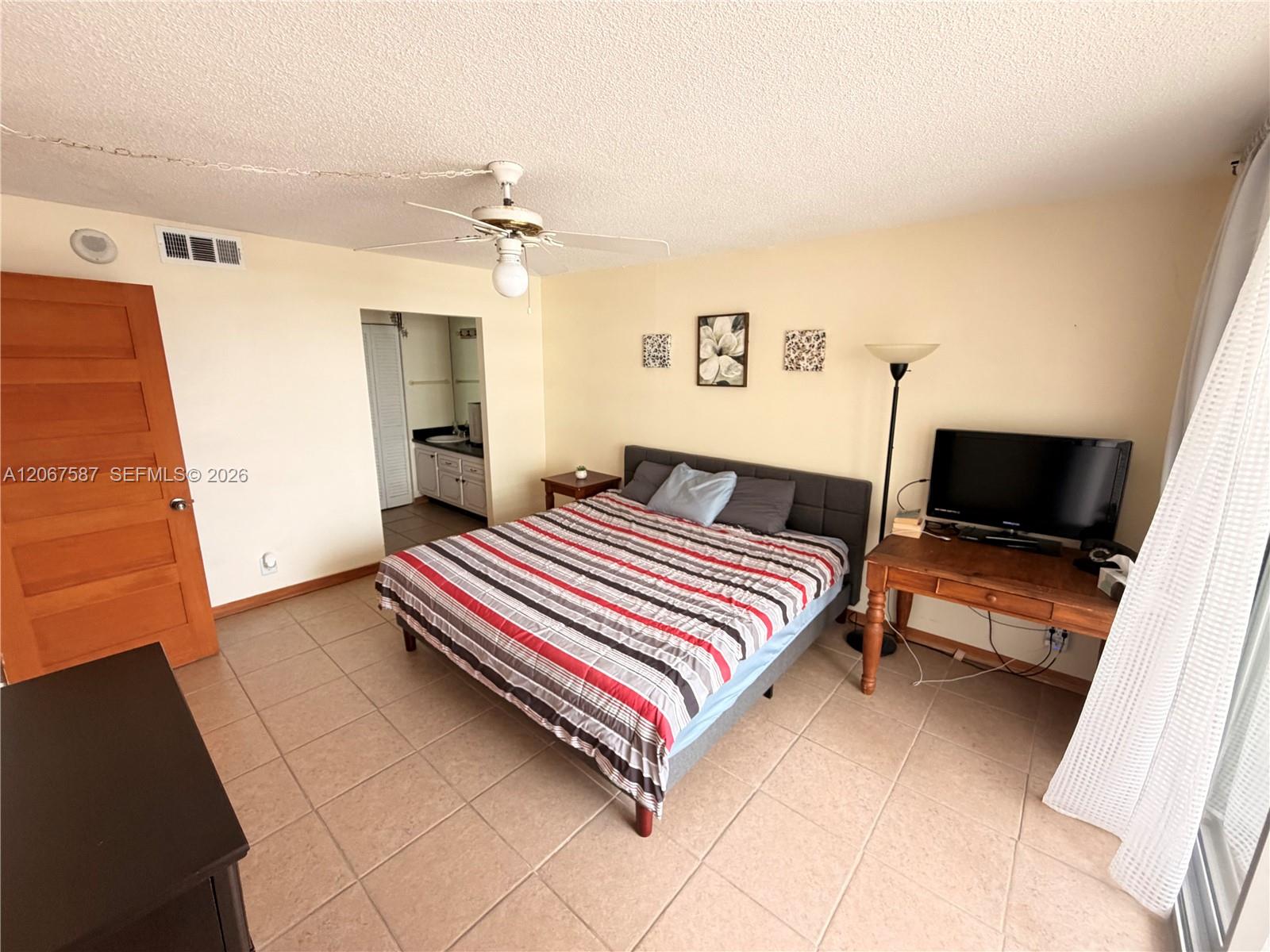 Residential Lease in Hallandale Beach 2