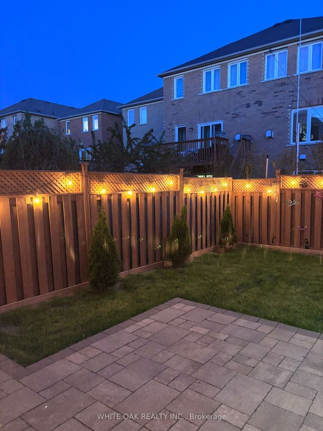 43 Sassafras Cir, House attached with 4 bedrooms, 4 bathrooms and 2 parking in Thornhill ON | Image 46