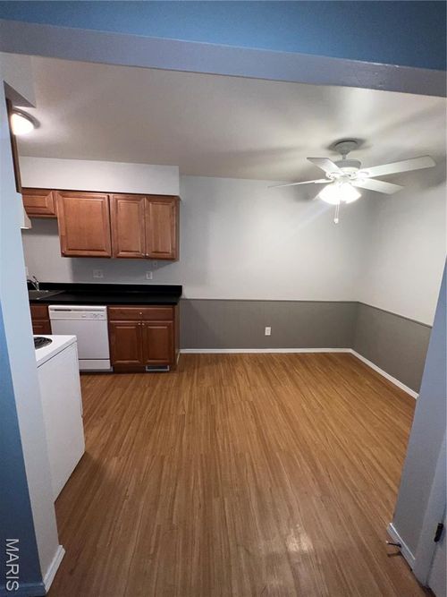 8746 Brentshire Walk, Brentwood, MO, 63144-2708 | Card Image