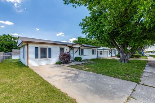 5241 E Berry St, Fort Worth, TX, 76119-7723 | Card Image