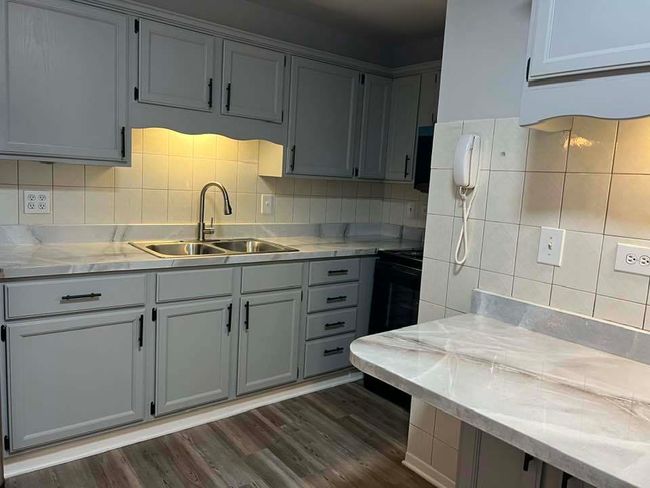 APT-506A - 5333 Waterbury Way, Condo with 2 bedrooms, 1 bathrooms and 2 parking in Crestwood IL | Image 4