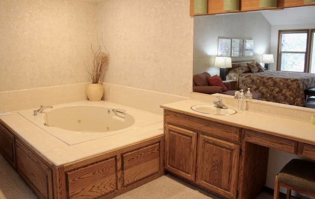 21-Prime_JetTub_Vanity-R14 | Image 22