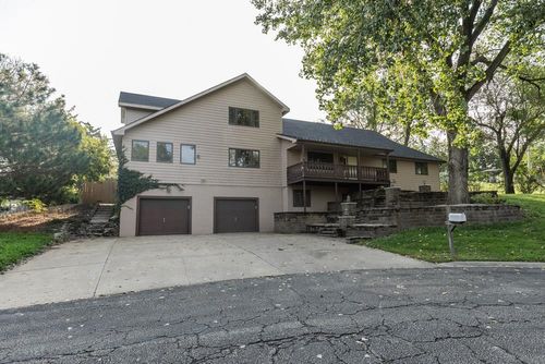 133 E Lake Dr, Salina, KS, 67401-3410 | Card Image
