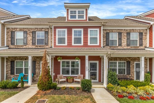 643 Bradburn Village Cir, Antioch, TN, 37013-2295 | Card Image