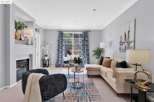 216-300 Caldecott, Oakland, CA, 94618 | Card Image