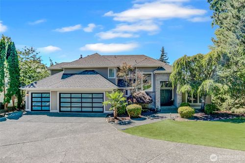 13943 209th Ave Ne, Woodinville, WA, 98077-7658 | Card Image