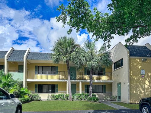 604-604 Meadows Cir, Boynton Beach, FL, 33436-8925 | Card Image