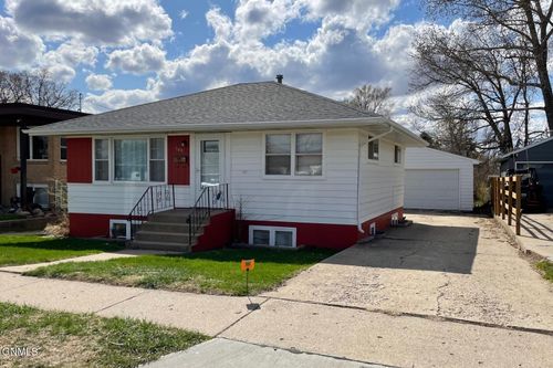 700 22nd Street N, Bismarck, ND, 58501 | Card Image