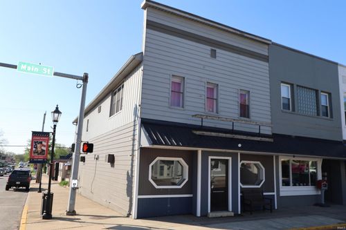 101 W Main St, Syracuse, IN, 46567-1126 | Card Image