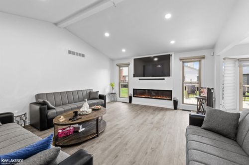 36444 Saddlebred Ct, Clinton Twp, MI, 48035-1018 | Card Image