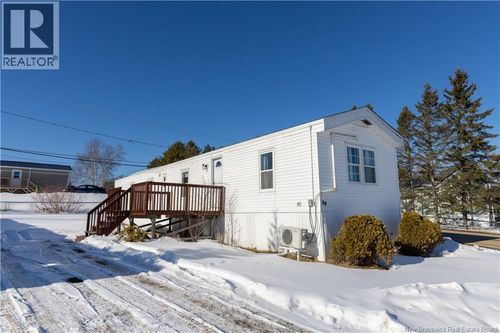 98 Evergreen St, Fredericton, NB, E3B6N3 | Card Image