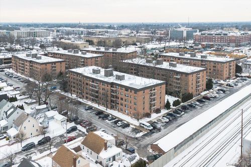 apt-5b-6 Birchwood Ct, Mineola, NY, 11501-4520 | Card Image