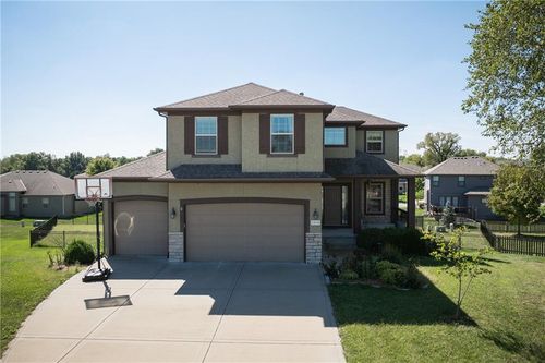 1814 Cayhill Ct, Warrensburg, MO, 64093-7894 | Card Image