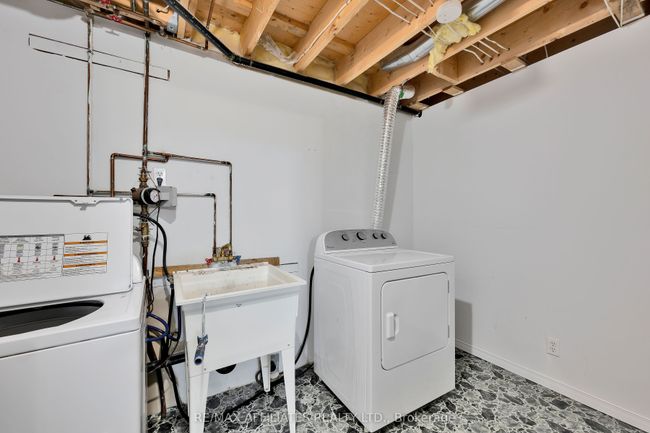 5210 Meadowland Dr, House other with 3 bedrooms, 3 bathrooms and 6 parking in Cardinal ON | Image 43