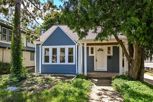 7939 Hillcrest Drive, Wauwatosa, WI, 53213 | Card Image
