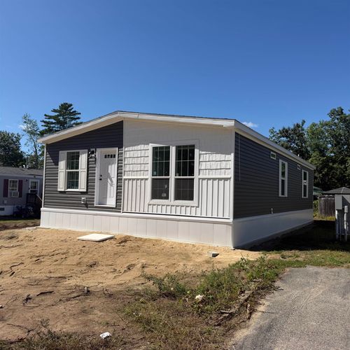 5 Downfield Ln, Rochester, NH, 03867-4853 | Card Image