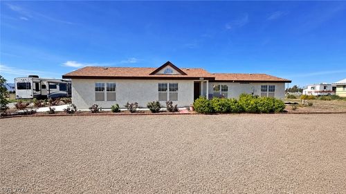 2860 S Rainbow Ave, Pahrump, NV, 89048-9464 | Card Image