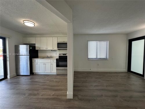 apt-305-529 Sw 4th St, Miami, FL, 33130-4500 | Card Image