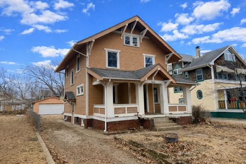 2015 York St, Des Moines, IA, 50316-2051 | Card Image