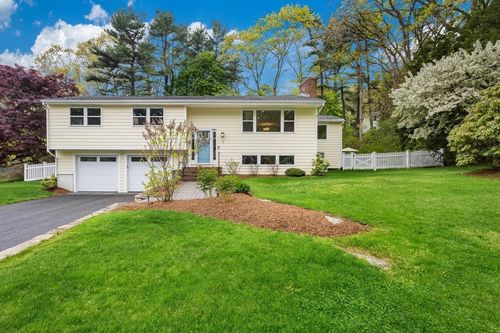 13 Fairview Rd, Medfield, MA, 02052-2720 | Card Image