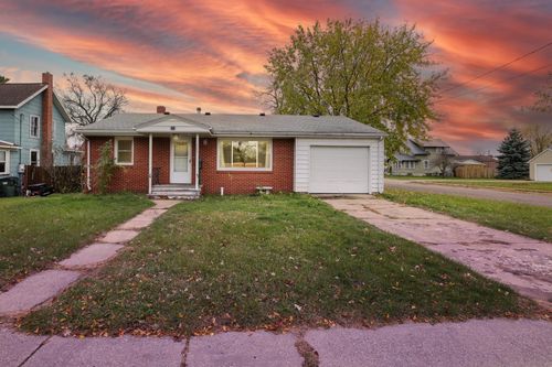 523 W Mill St, Paynesville, MN, 56362-1438 | Card Image