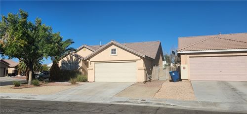 4646 Woodview St, North Las Vegas, NV, 89031-4360 | Card Image