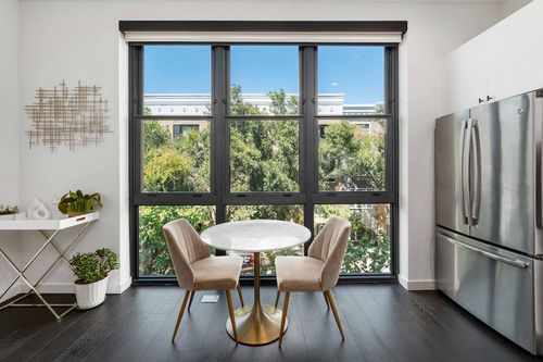 apt-210-800 Embassy Dr, Austin, TX, 78702-2722 | Card Image