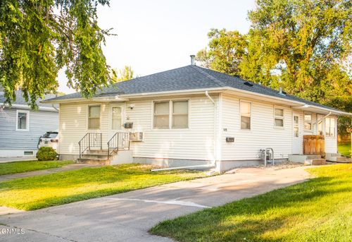 1409 N 13th St, Bismarck, ND, 58501-2732 | Card Image