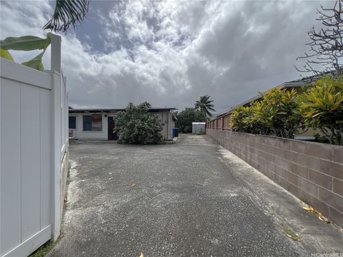 a-241 Kihapai St, Kailua, HI, 96734-2441 | Card Image