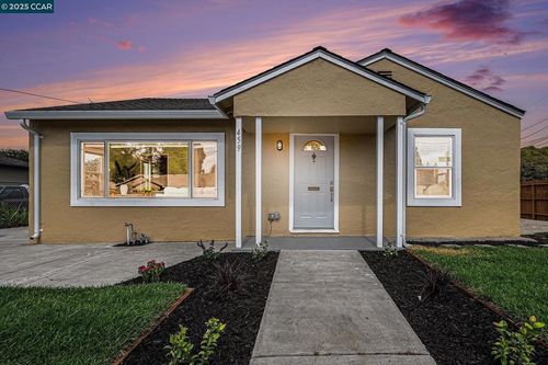 459 Phelps St, Oakland, CA, 94603-1132 | Card Image