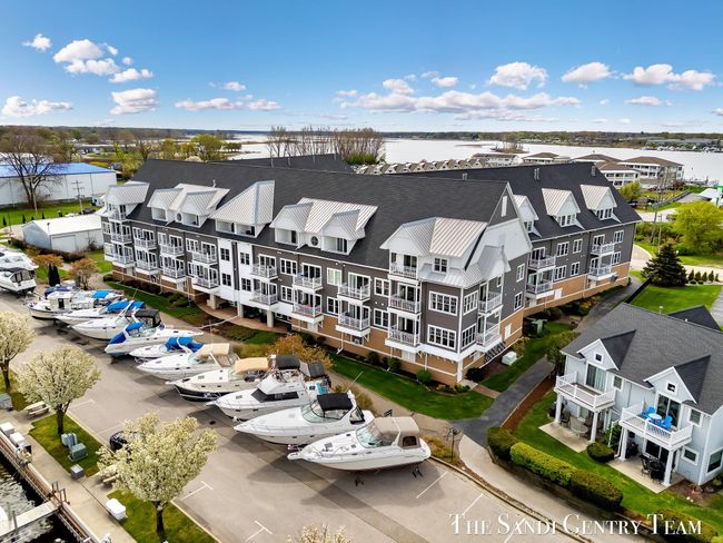 15 - 917 W Savidge St, Condo with 2 bedrooms, 2 bathrooms and null parking in Spring Lake MI | Image 40