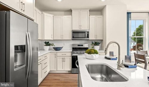 105 Abramo Victor Dr, DOWNINGTOWN, PA, 19335-2887 | Card Image